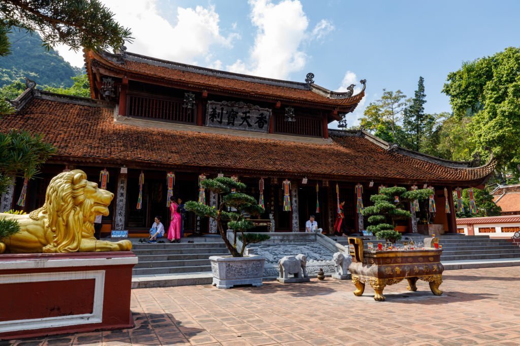 Perfume Pagoda 1 Day Tour