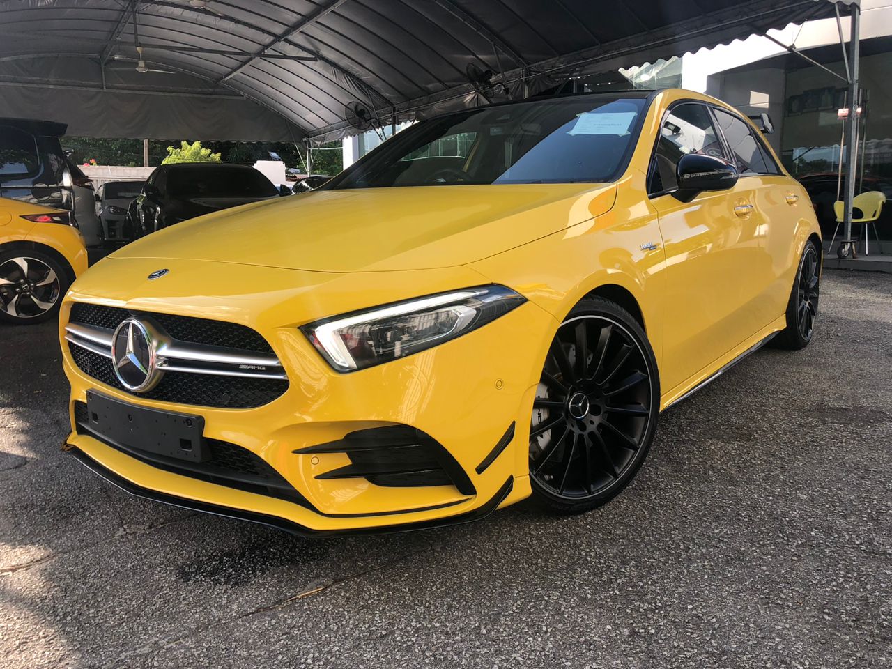 MERCEDES A35 AMG
