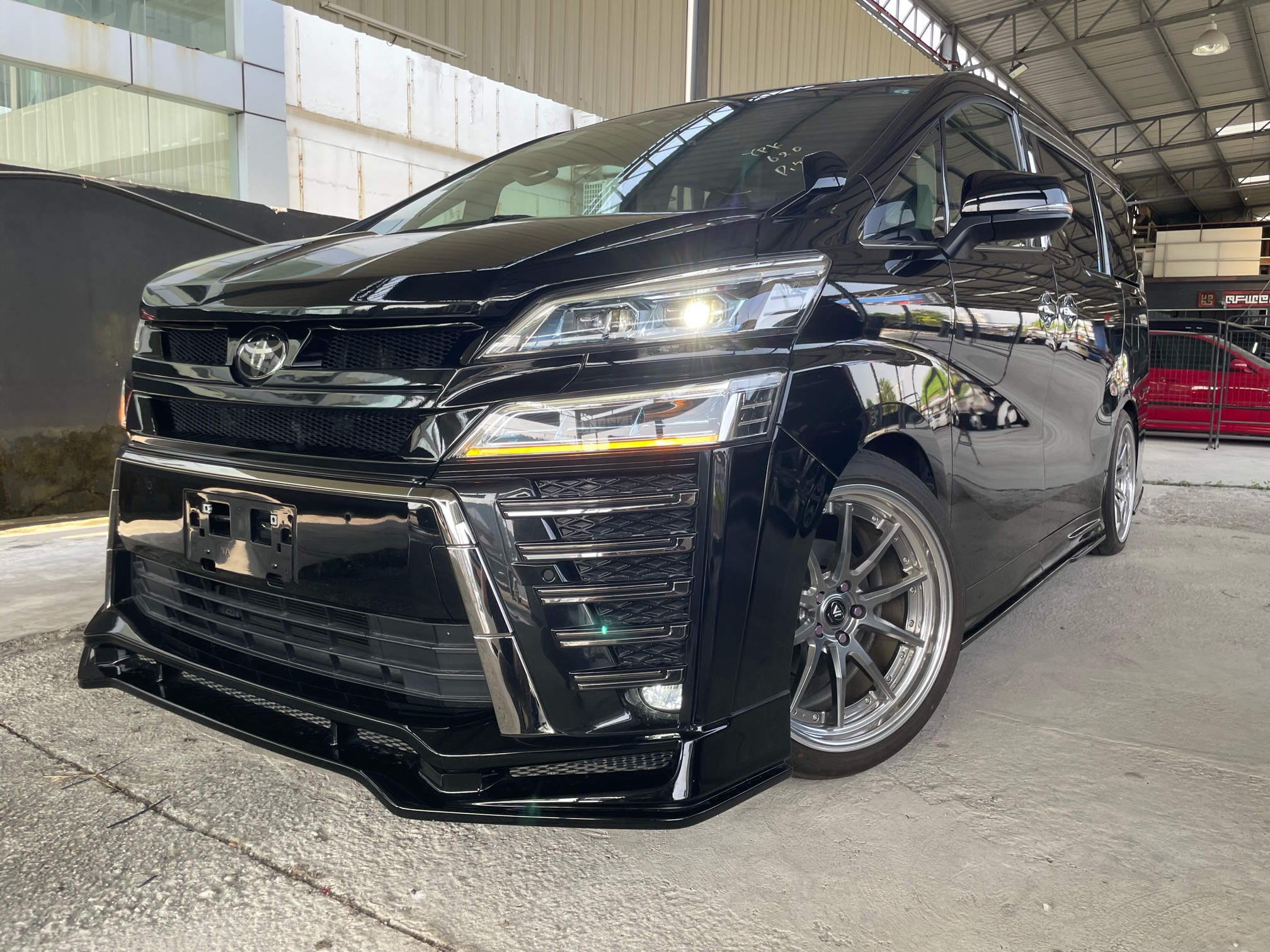 TOYOTA VELLFIRE 2.5 Z EDITION, 7 SEATER, JAPAN ORIGINAL KUHL RACING BODYKIT